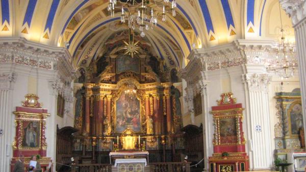 intérieur église st Nicolas de Véroce